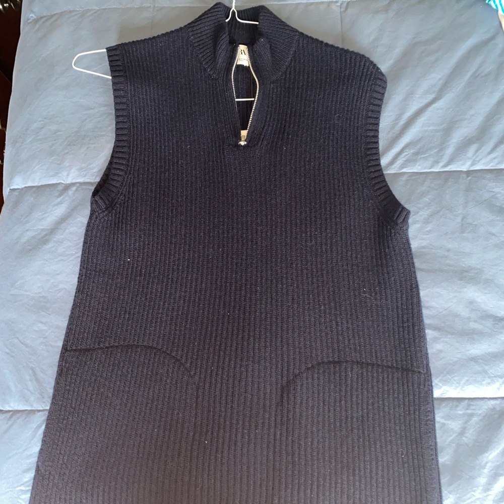Men’s Zara knit sweater vest